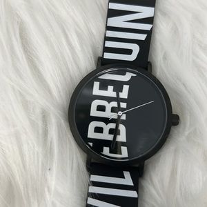 Rare Vilebrequin Logo Watch Size 43mm Elegant Luxurious gromet43 Black And White